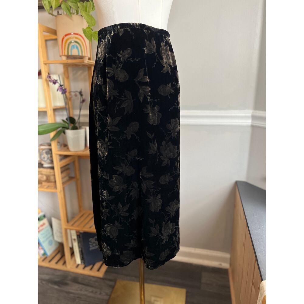 Vintage 90s Velvet Midi Skirt Black and Green Floral Size Medium